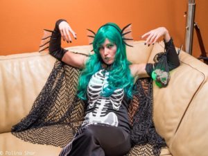 Dead-mermaid-costume-vamping-Mylio